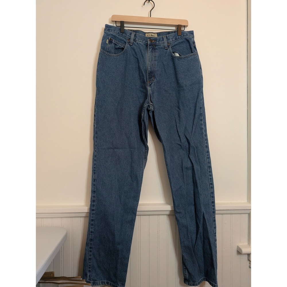 LL Bean Natural Fit Jeans Mens 34x34 Blue Denim Straight Leg Pants 104371